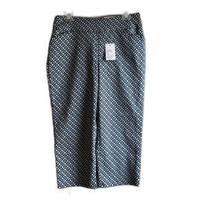 Croft & Barrow Capri Mid Rise Pants Teal Geo Stretch Pull On - 10